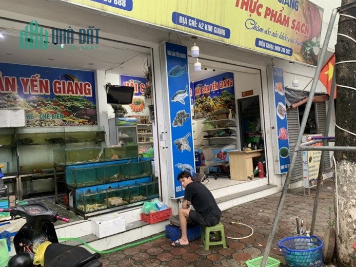 NHÀ EM CẦN SANG NHƯỢNG CỬA HÀNG HẢI SẢN SỐ 42 KIM GIANG MẶT TIỀN ĐƯỜNG CHÍNH, NGUYÊN CĂN 04 TẦNG