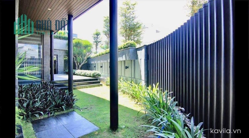 Bán biệt thự biển Mỹ Khê góc 2 mặt tiền.Sân vườn đẹp thoáng mát phù hợp nghỉ dưỡng khu Võ Văn Kiệt.