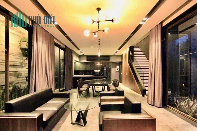 Bán biệt thự biển Mỹ Khê góc 2 mặt tiền.Sân vườn đẹp thoáng mát phù hợp nghỉ dưỡng khu Võ Văn Kiệt.