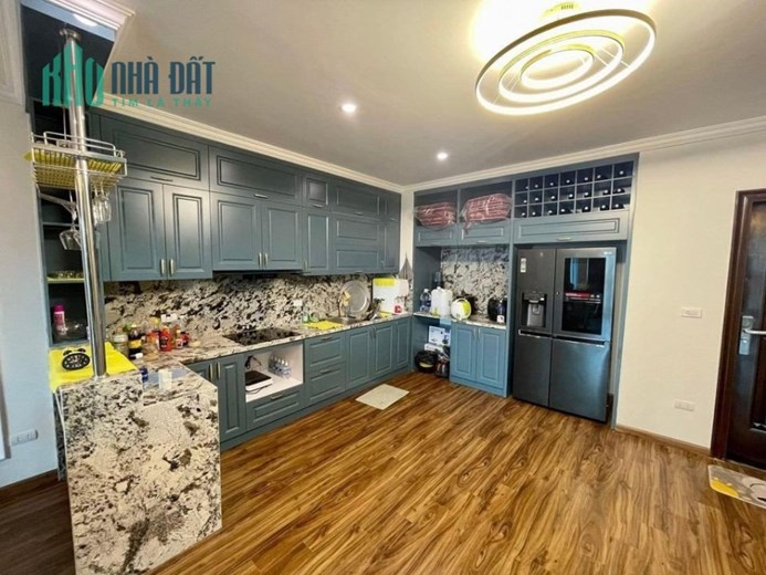 Cho Thuê Nhà #TRUNG_KÍNH, 65m2. Mặt Tiền 5m. 5 Ngủ Cực Rộng. Sàn Gỗ/Bếp Chữ L Cực Rộng 16.5tr