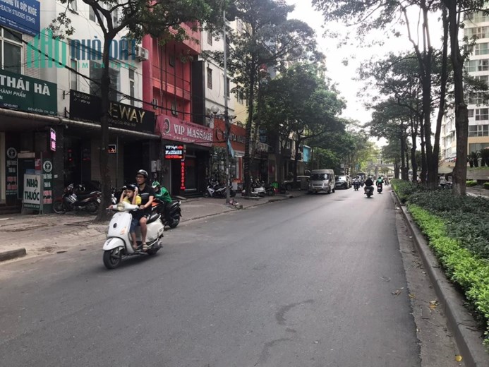 TÒA VĂN PHÒNG 10 TẦNG - TRẦN DUY HƯNG - GARA OTO - NHÀ MỚI XÂY XONG - SỬ DỤNG NGAY