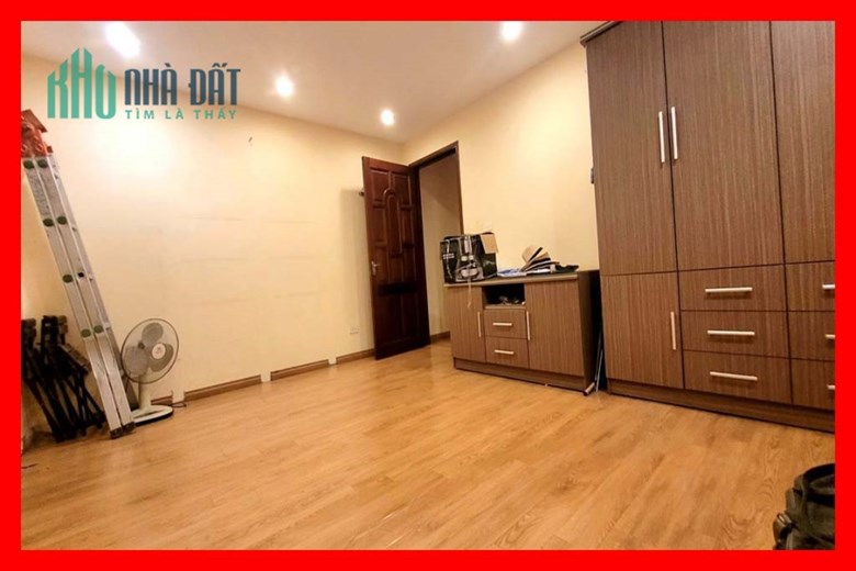 Bán nhà đẹp 4 tầng gần phố Tôn Thất Tùng, giá hơn 5 tỷ