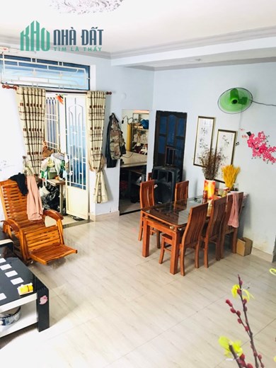 Bán gấp nhà 98m2 2 tầng BTCT gần AEON Mall Tân Phú chỉ 4,8 tỷ