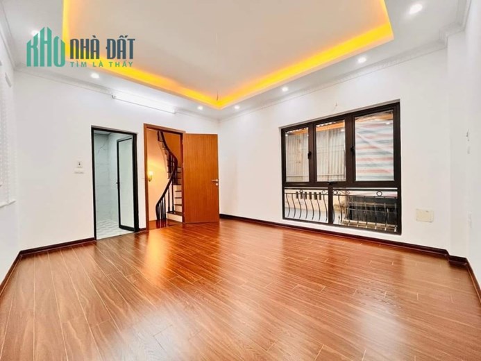 Bán Nhà Phố Cự Lộc- Quận Thanh Xuân- Ngõ Rộng, gần oto. 34m x5 tâng MT4m. giá 4 tỷ