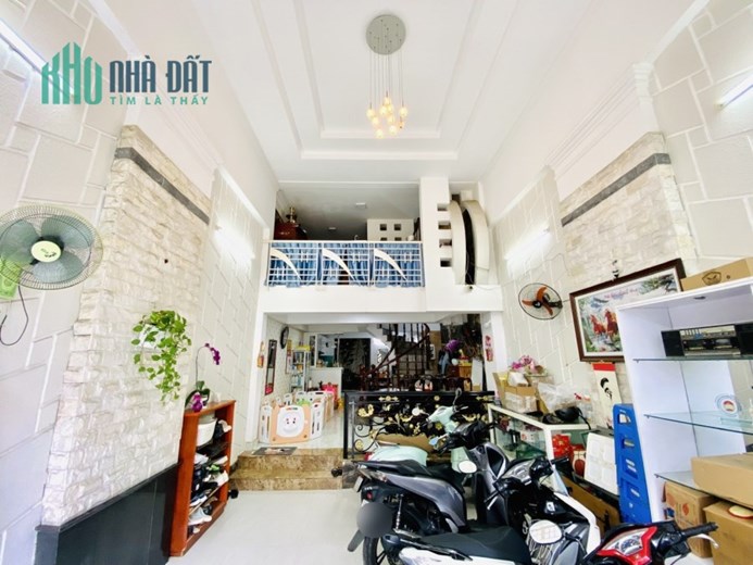 Cần bán Lê Quang Định, 4.6x15m, 5 Tầng, Hẻm xe hơi sát mặt tiền, 14 Tỷ TL