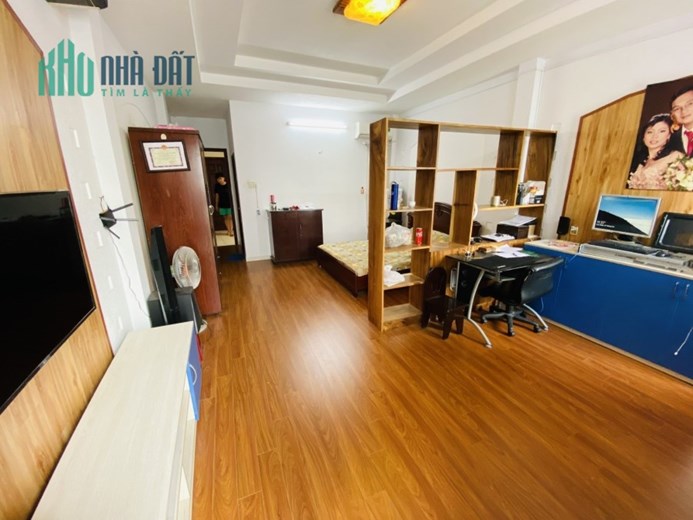 Cần bán Lê Quang Định, 4.6x15m, 5 Tầng, Hẻm xe hơi sát mặt tiền, 14 Tỷ TL