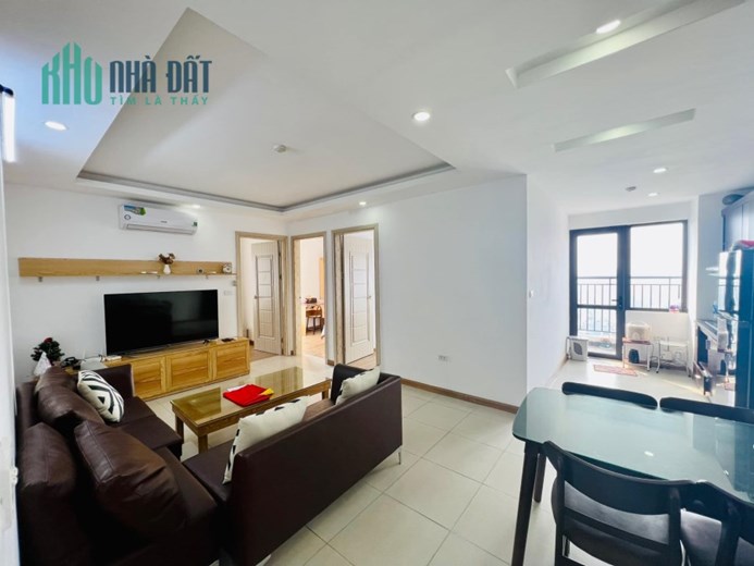 Bán căn nhà 54m2 phố Âu Cơ, Tây Hồ Chủ tự xây 5 ngủ Ô tô tránh cách 10m 5.2 Tỷ