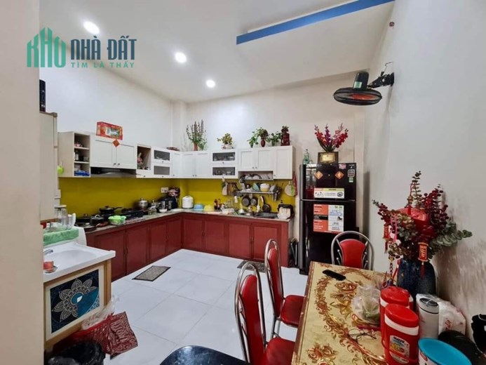 💥MẶT TIỀN GIÁ TRONG HẺM - SÁT 4 XÃ - GIÁP TÂN PHÚ - 65M2 - 4 TẦNG ĐẸP - NGANG 4,3M - 7.2 TỶ
