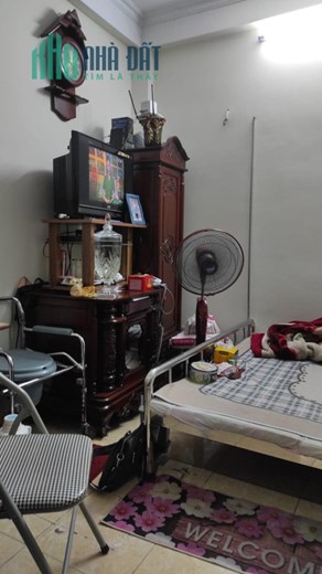 2,45 tỷ nhà Thái Hà Đống Đa 4 tầng ngách thông, Ôtô tránh, 2 thoáng