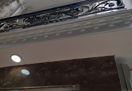 Chính chủ bán gấp căn nhà phố Trần Duy Hưng dt 40 m2 x 5 t sân cổng riêng giá 5 tỷ.
