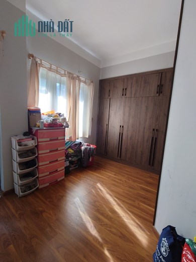 Nhà HXH 174/ Thái Phiên, P8, Quận 11. Nội thất gỗ, tiện ở ngay.