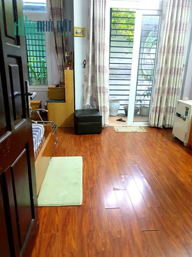 Bán nhà Tạ Quang Bửu, View trường học, nhà rộng thoáng, DT 44m2, giá 3.6 tỷ.