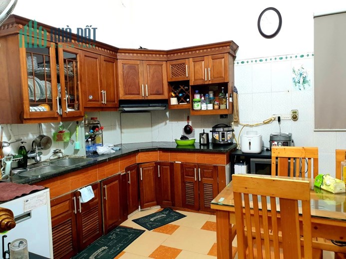 Bán nhà Tạ Quang Bửu, View trường học, nhà rộng thoáng, DT 44m2, giá 3.6 tỷ.