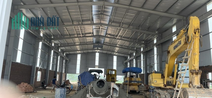 Cho thuê xưởng mặt QL2C Vĩnh Tường 1000m2, giá: 50k/m2.Liên hệ: 0986.454.393 - 0986.797.222