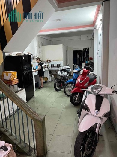 SANG LẠI NHÀ NGUYÊN CĂN 1 TRỆT 2 LẦU TẠI QUẬN 7 THUẬN TIỆN KD