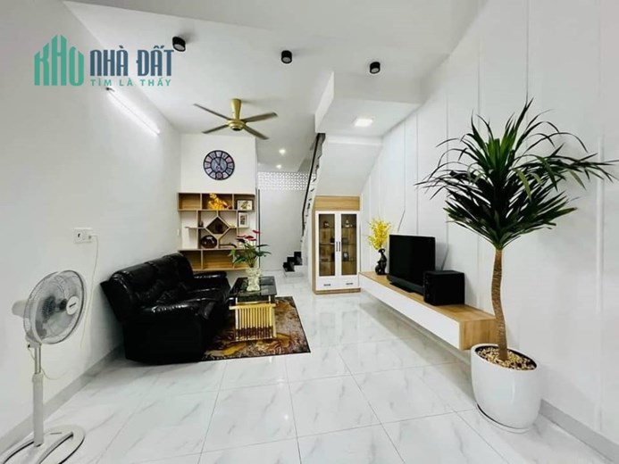 Bán nhà khu Xã Đàn 40m2, hiện đại đẹp ở luôn chỉ 4,6 tỷ