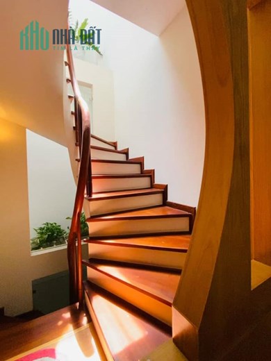 GIẢM CỰC MẠNH! Pháo Đài Láng nhà đẹp như mới, ô tô đỗ cổng, 6.69 tỷ