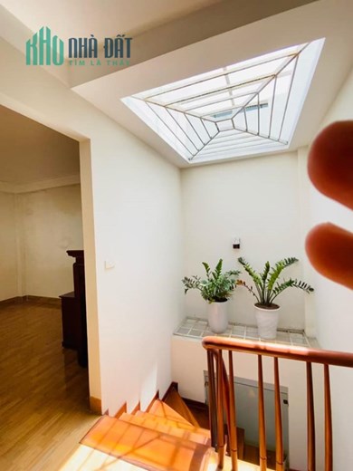 GIẢM CỰC MẠNH! Pháo Đài Láng nhà đẹp như mới, ô tô đỗ cổng, 6.69 tỷ
