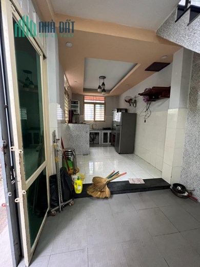 Bán gấp nhà hẻm 981 Nguyễn Kiệm, phường 3, 3 tấm, Gò Vấp, chỉ 1.99 tỷ