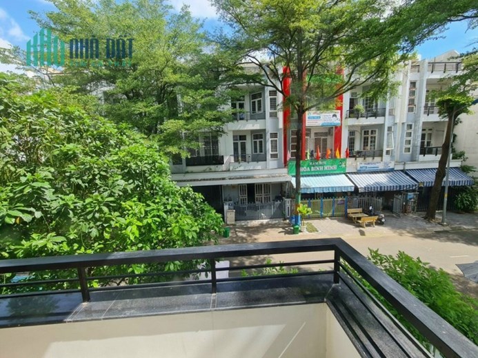 Bán nhà KDC Gia Hòa Quận 9, 1T3L full nội thất giá 13.5 tỷ TL, mềm hơn thị trường 3 tỷ