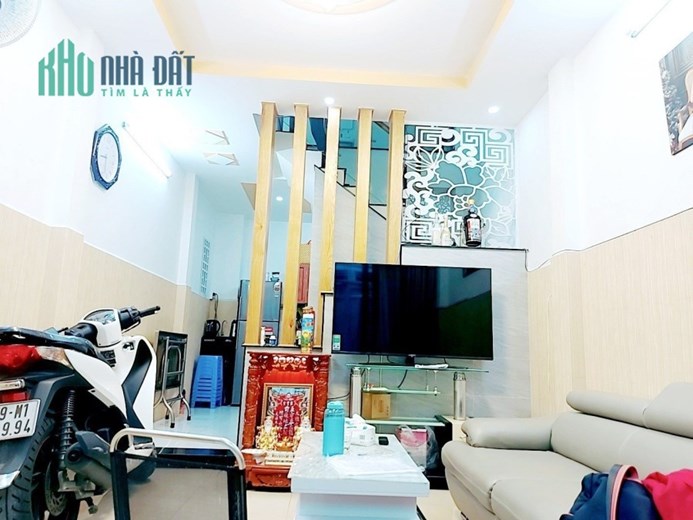 Bán gấp nhà hẻm Âu Cơ Phường 10 Tân Bình giá chỉ nhỉnh hơn 4 tỷ