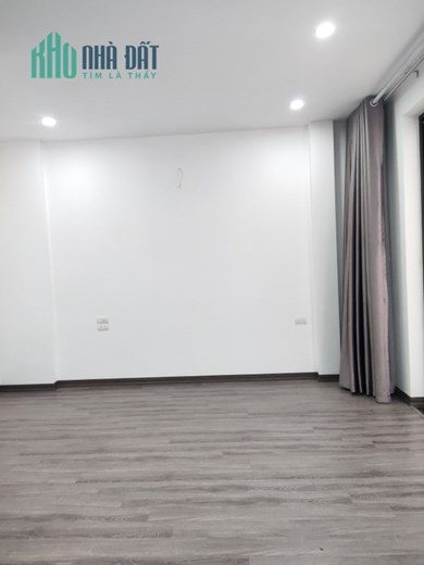 Bán nhà Đội Cấn,Ba Đình dt 35 m2 x 5 t mới tinh cách phố 50m giá nhỉnh 5 tỷ