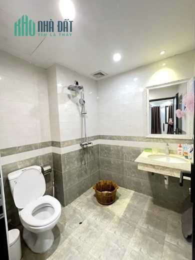 nhà đẹp THẠCH BÀN, ô tô đỗ cửa , tặng full nội thất  sang, sịn trị giá gần 1 tỷ đồng.