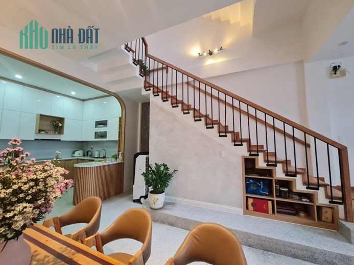 chủ nhà bán gấp lo tiền định cư mỹ, sang lại nhà đường An Dương Vương, Quận 6, 3 tầng, 58m2