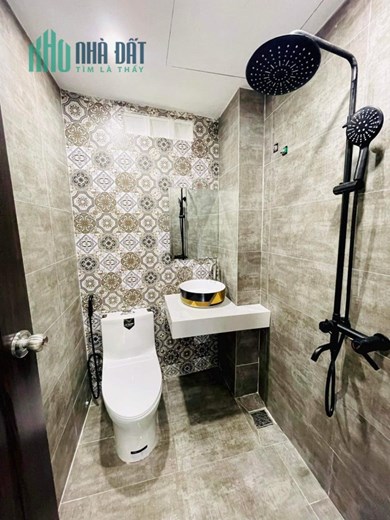 Nhà đẹp Huỳnh Ngọc Huệ kiệt 2m5 chưa tới 2 tỷ