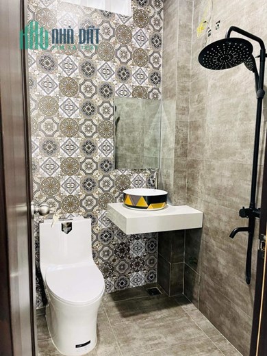 Nhà đẹp Huỳnh Ngọc Huệ kiệt 2m5 chưa tới 2 tỷ