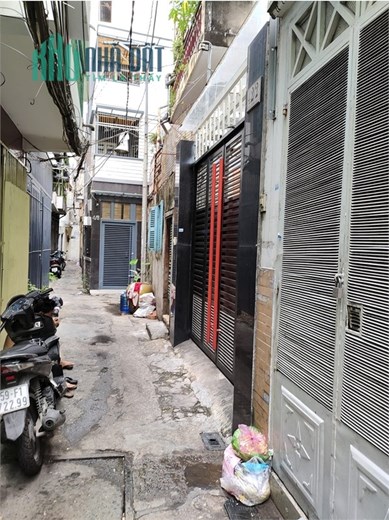 NHÀ MỚI Ở NGAY SÁT MẶT TIỀN -HẺM THÔNG KHU CƯ XÁ ĐÔ THÀNH QUẬN 3