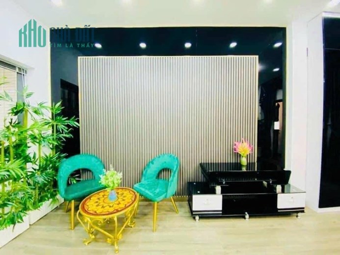 GÒ VẤP - NGUYỄN VĂN CÔNG

/-li Bán nhà mới đẹp hẻm xe tải khu sân bay.
/-li DT 4x13,6m nở hậu 5,27m