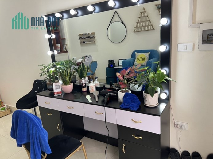 SANG NHƯỢNG TIỆM NAIL - MI - GỘI ĐẦU
