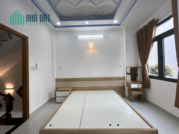 Nhà bán Quận Tân Phú dưới 6.x tỷ mới - Ngang 4, CN 65m2