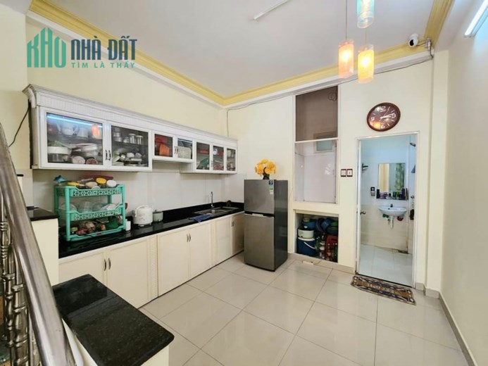 HẺM XE HƠI BÁN NHÀ SÁT LOTTE QUẬN 7 CHỈ HƠN 2 TỶ