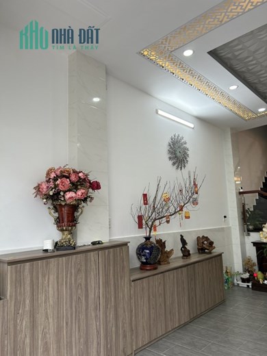 Nhà bán Quận Tân Phú dưới 6.x tỷ mới, CN 75m2, hẻm xe tải