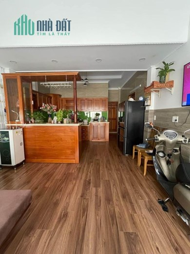 Bán Nhà Ngang 14m HXH Giáp Phú Mỹ Hưng Giá 60trm2 Quận 7