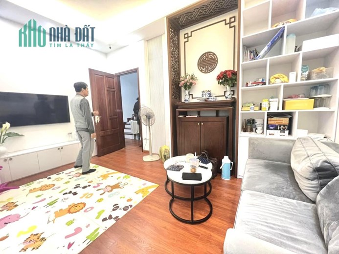 Siêu Đẹp-Gara Ô tô 7 Chỗ-Phố Võng Thị-Gần Hồ Tây 45m2/5tầng/ MT 6.2m Nhỉnh 11 Tỷ