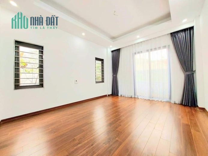 Bán Nhà Ngã Tư Sở- Quận Thanh Xuân, Nhà mới, Ngõ rộng, 38m x5 tầng. MT4m. giá 4 tỷ