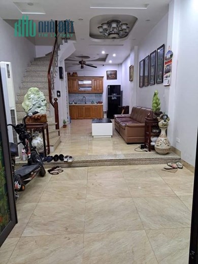 Cho thuê nhà nguyên căn phố Trần Cung 50m, 5T, MT5m. KD online. 9.5tr