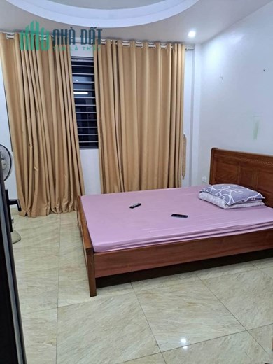 Cho thuê nhà nguyên căn phố Trần Cung 50m, 5T, MT5m. KD online. 9.5tr