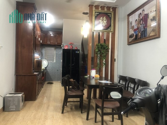 Bán nhà đường Ngô Quyền, Q. Hà Đông, DT 35m2x6T, giá 3.85 tỷ.