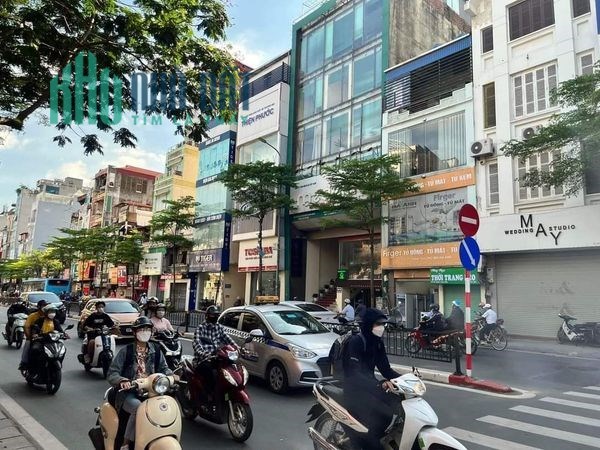 KINH DOANH SẦM UẤT - Ô TÔ TRÁNH - HIỆN ĐẠI ĐẲNG CẤP – 2 THANG MÁY