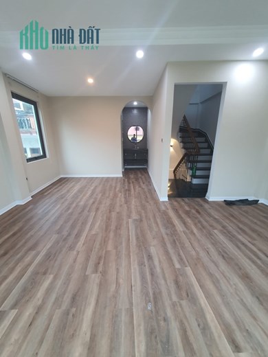 Bán nhà Thạch Bàn, Lô góc, Ô tô, 45 m2, 6 tầng, chỉ nhĩnh 5 tỷ.