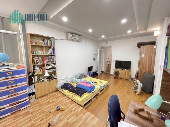 Bán Nhà siêu phẩm ngõ 85 Xuân Thủy 25m ra mặt phố ô tô tránh diện tích 39m2 giá 4.25 tỷ.