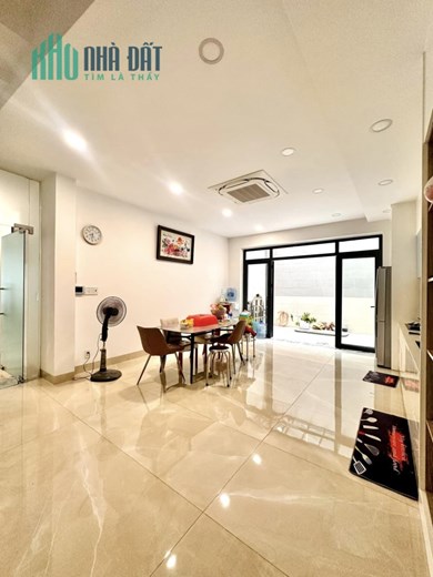 Cực rẻ 49tr/m2 gần đường Bình Long, Tân Phú, nhà còn mới, giá 4 tỷ 800