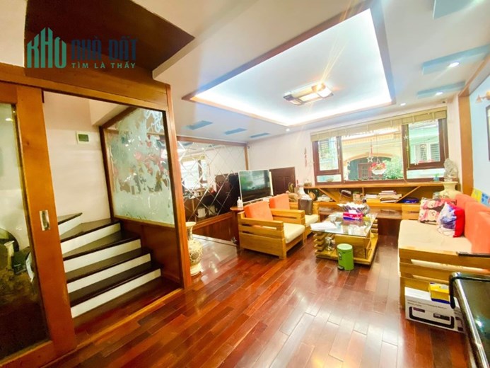 CẦN BÁN GẤP NHÀ PHỐ TRUNG KÍNH -KHU VỰC VIP - HÀNG XÓM BIỆT THỰ