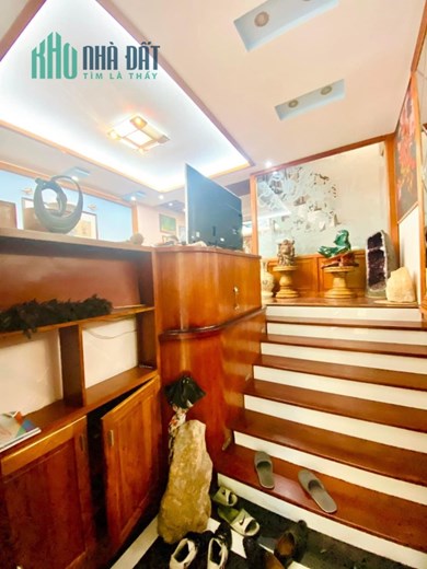 CẦN BÁN GẤP NHÀ PHỐ TRUNG KÍNH -KHU VỰC VIP - HÀNG XÓM BIỆT THỰ