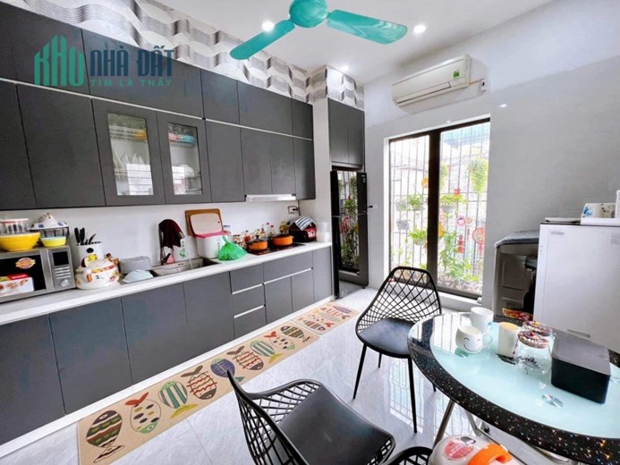 Hơn 2 Tỷ Có Hộ Khẩu Đống Đa Hà Nội. Nhà Thiết Kế Đẹp Hợp Lý. Chủ Thiện Chí Bán. Sổ Đỏ Sẵn Sàng Giao