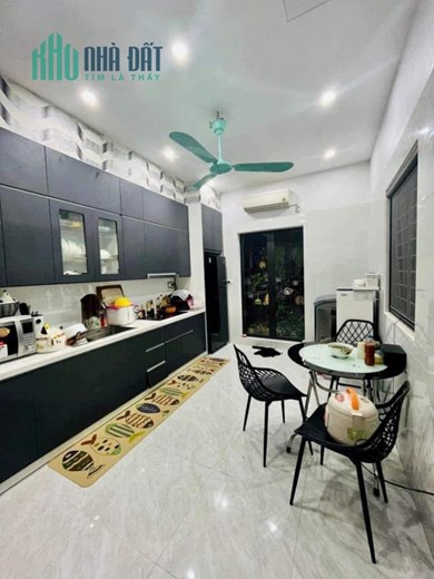 Hơn 2 Tỷ Có Hộ Khẩu Đống Đa Hà Nội. Nhà Thiết Kế Đẹp Hợp Lý. Chủ Thiện Chí Bán. Sổ Đỏ Sẵn Sàng Giao